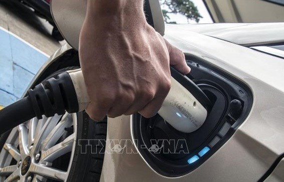 Efforts needed to encourage travellers to use e-vehicles