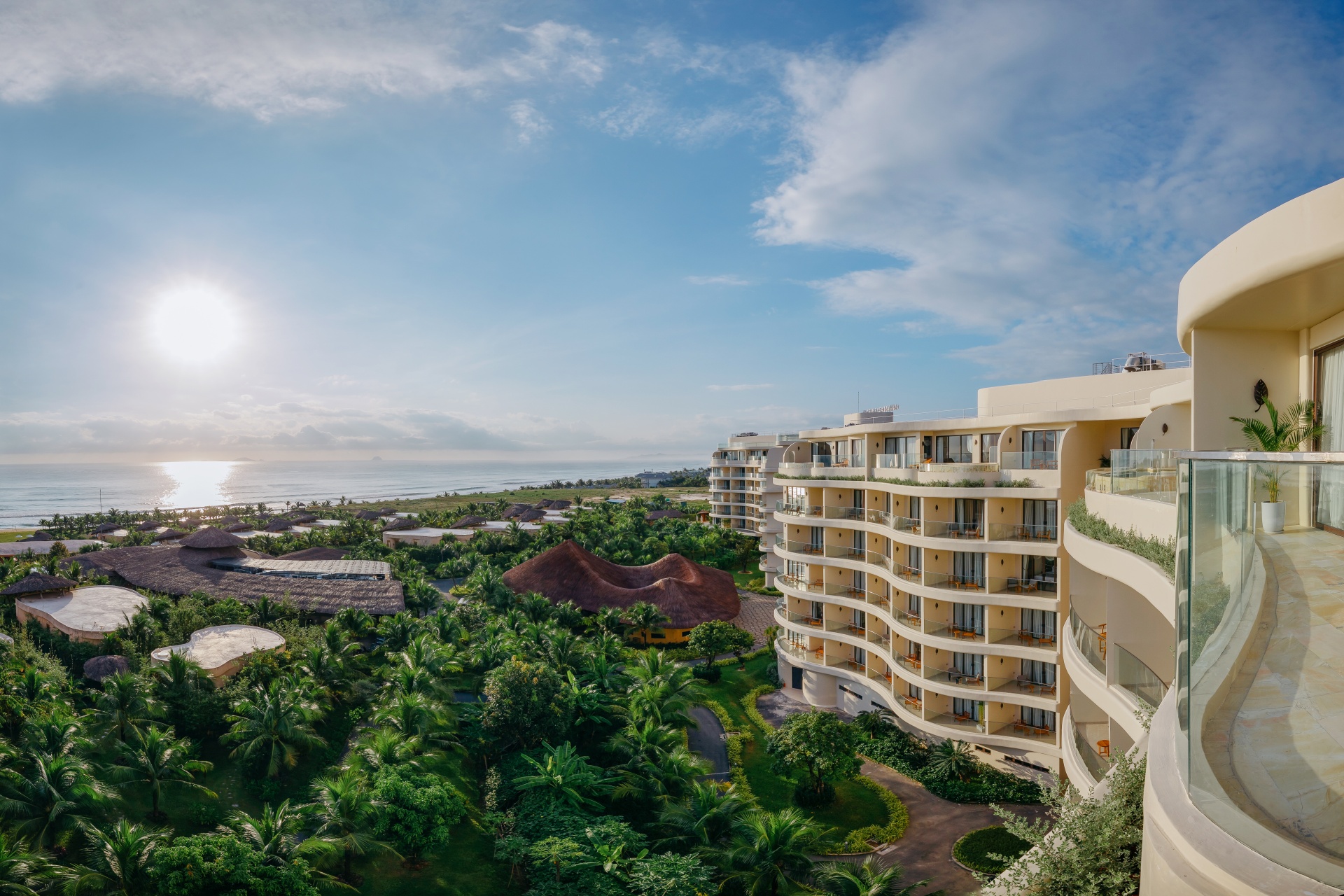 Ana Mandara Cam Ranh has captured the hearts of both domestic and international visitors through its design, deeply rooted in Vietnamese culture and its unmatched premium service offerings.