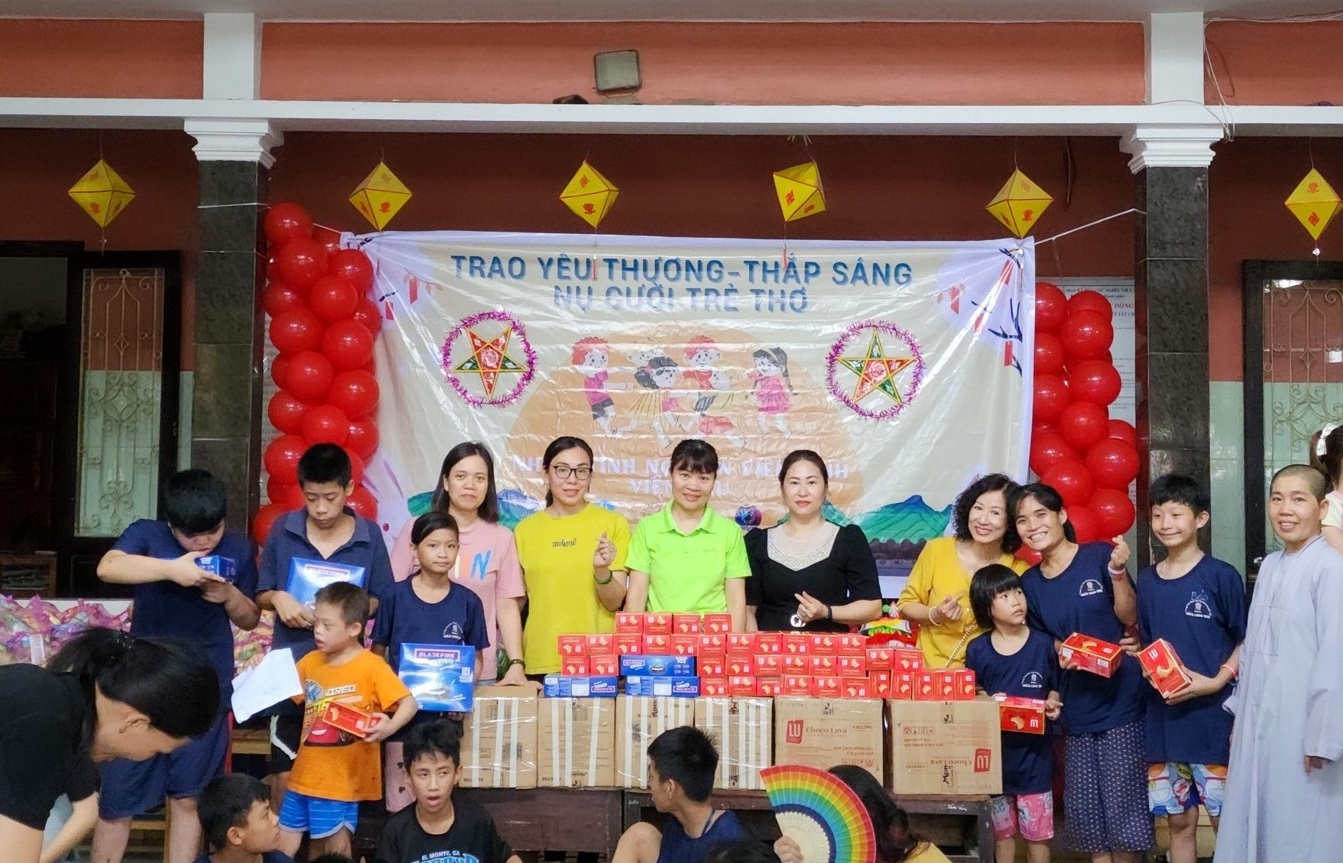 Mondelez Kinh Do donates 27,000 boxes of confectionery via Vietnam Food Bank network