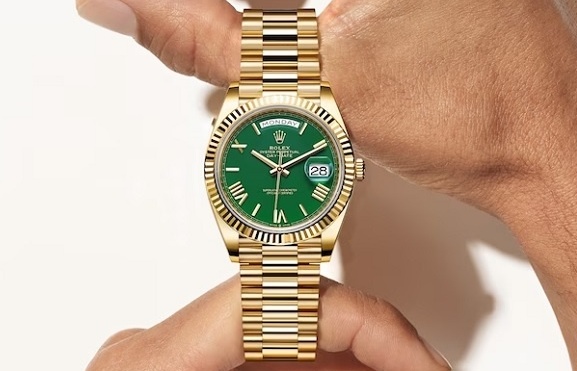France slaps Rolex with $100 mn fine