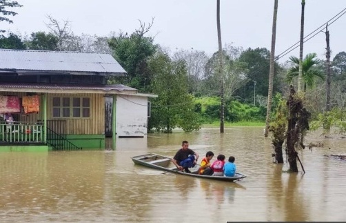 Malaysia floods force over 9,000 to evacuate