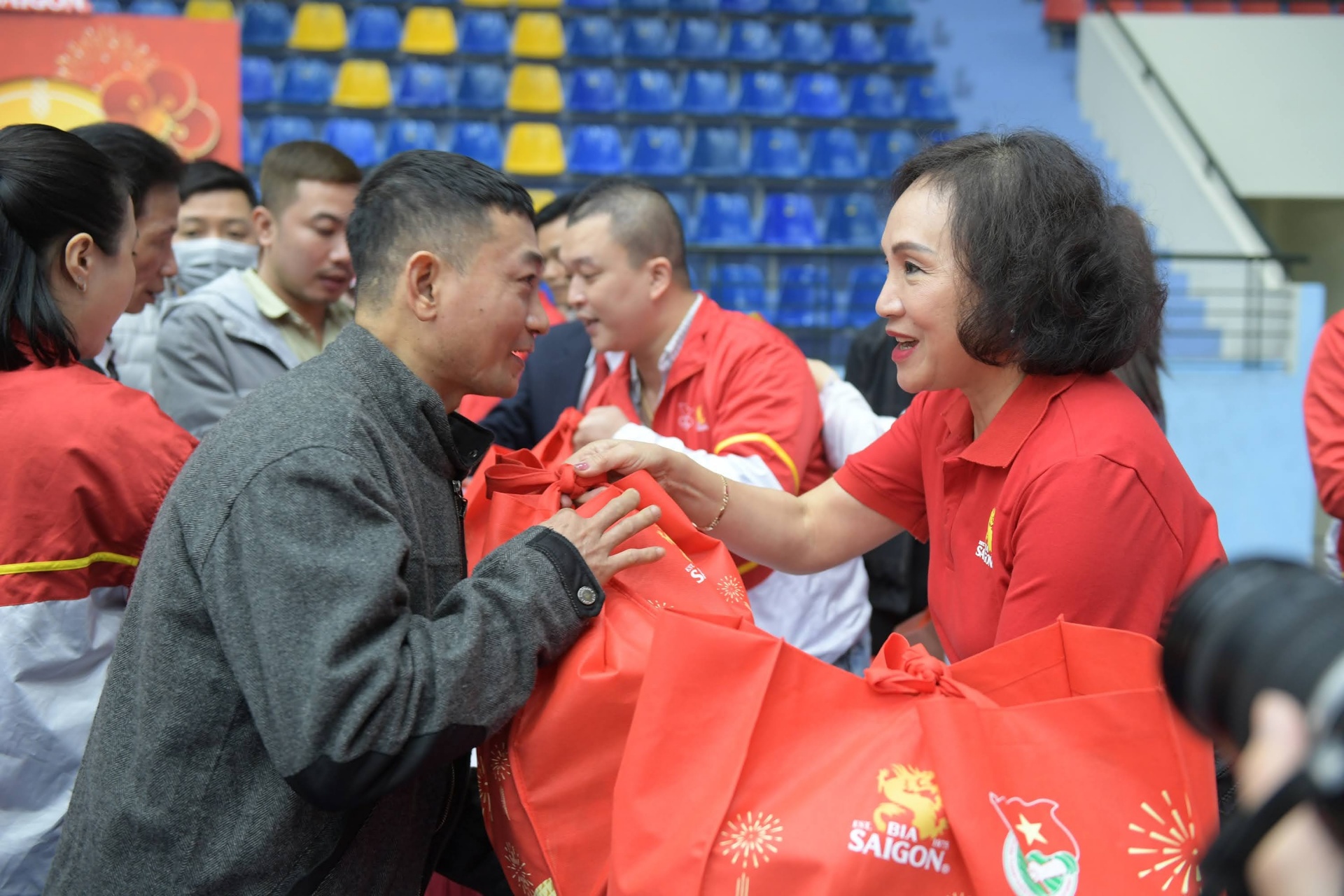 SABECO community drive in Hanoi to deliver 600 gifts to workers