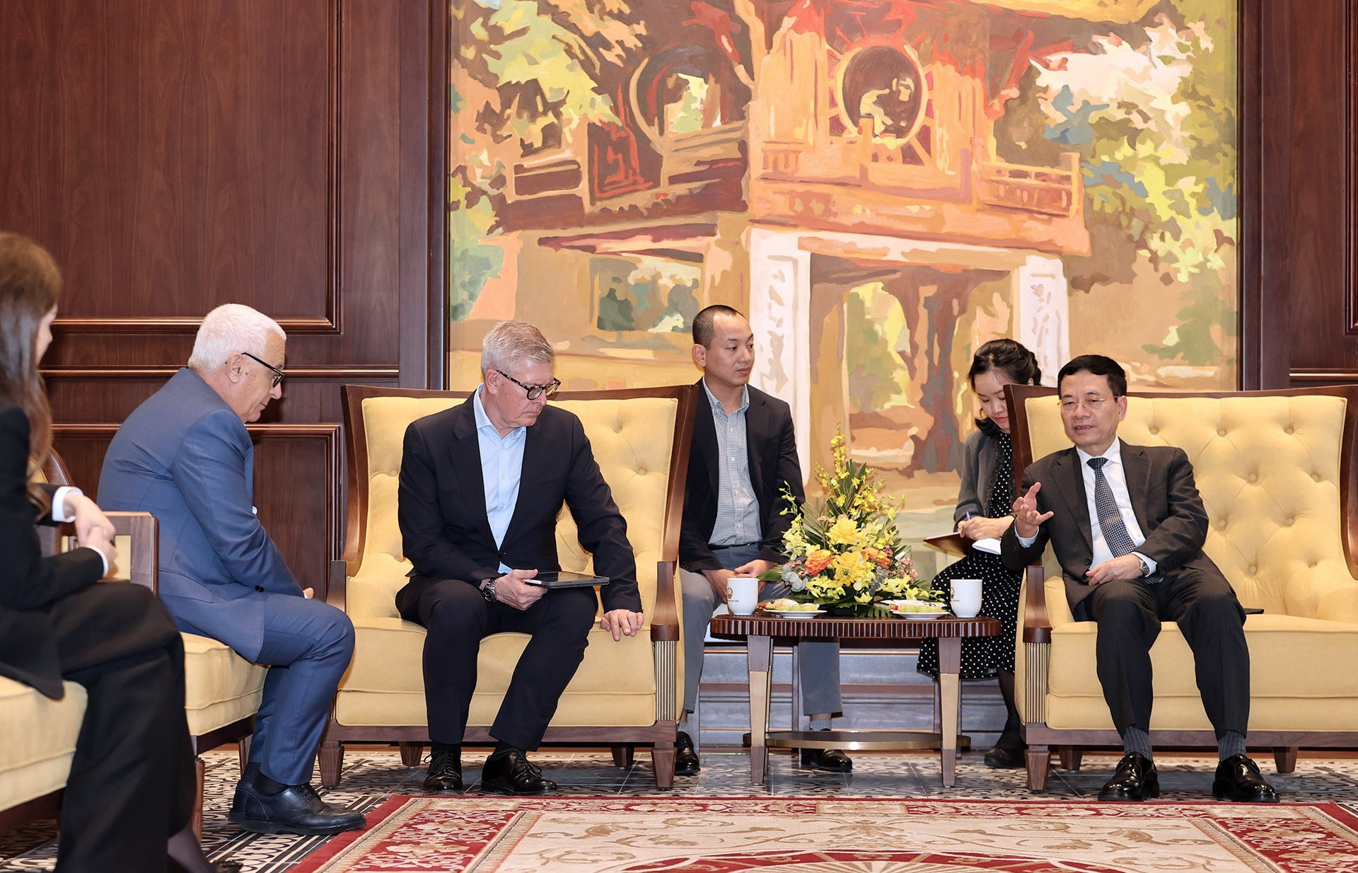 Vietnam, Ericsson enhance cooperation in digital infrastructure