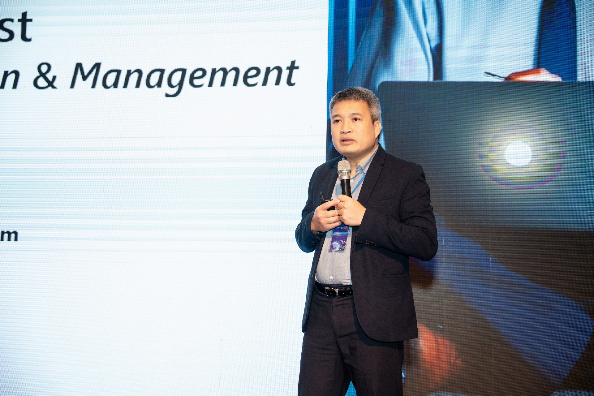 Vietnam's cloud transition strategy discussed at summit