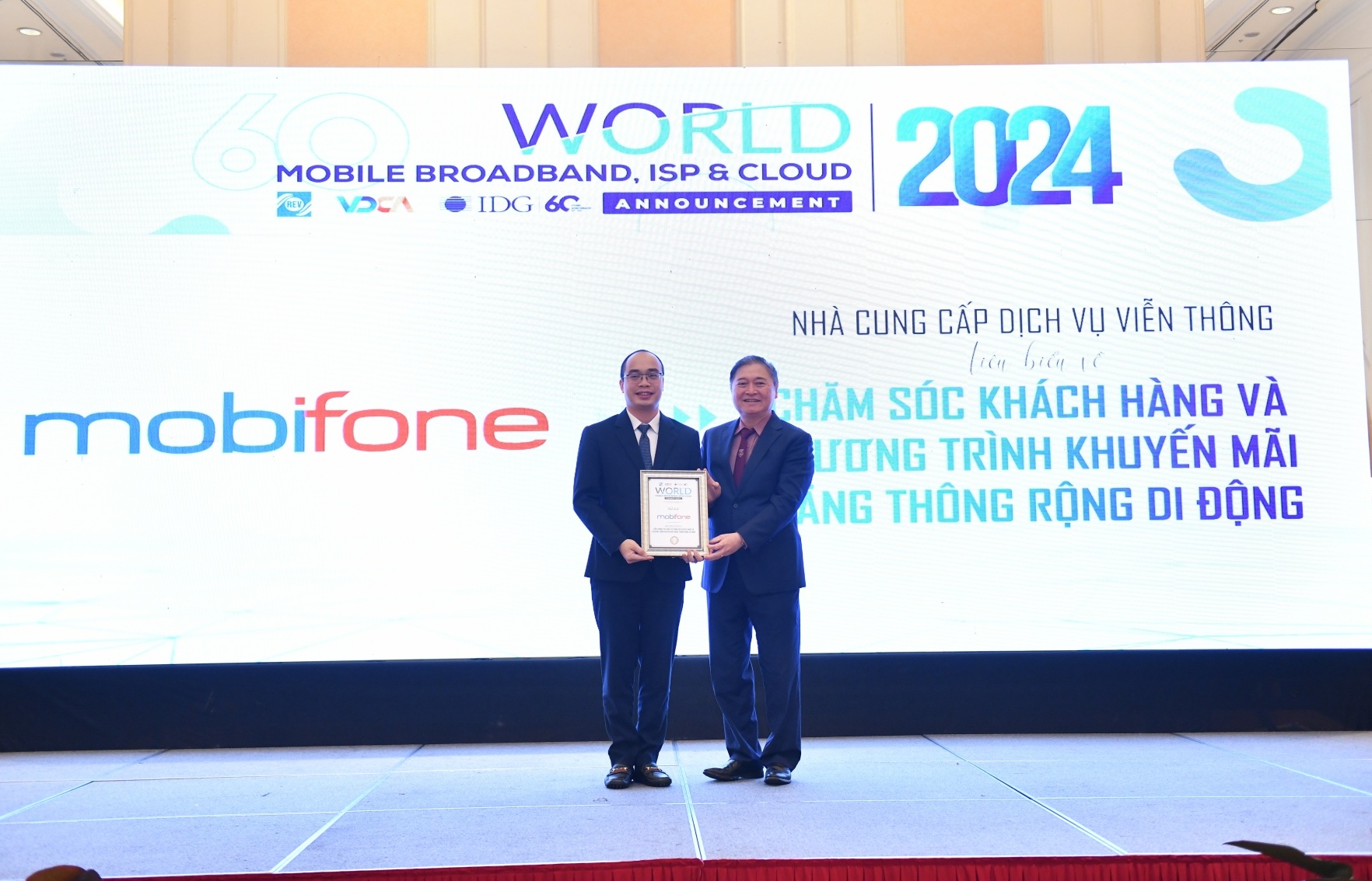 Broadband summit and awards held in Vietnam