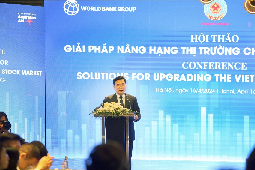 Nguyen Nhu Quynh, director of the Institute of Financial Strategy, MoF delivered a speech at the conference