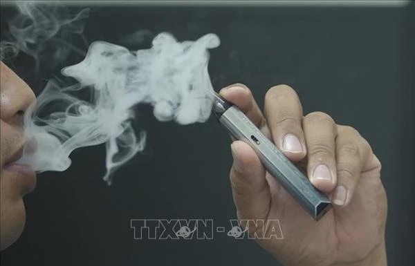 PM asks for strengthened measures to manage e-cigarettes, heated tobacco