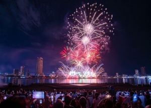 Danang International Fireworks Festival 2025 kicks off with exciting events