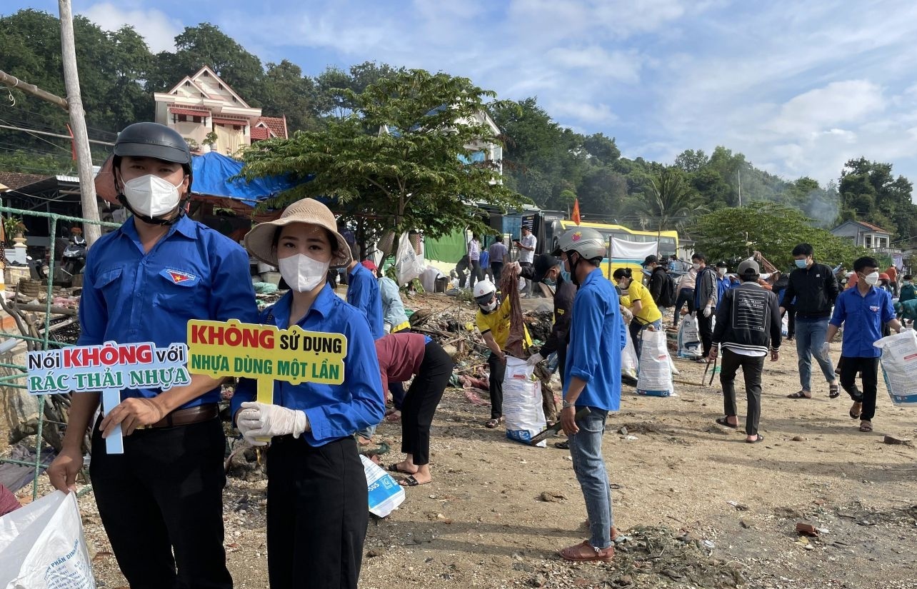 Phu Yen says no to marine plastic waste