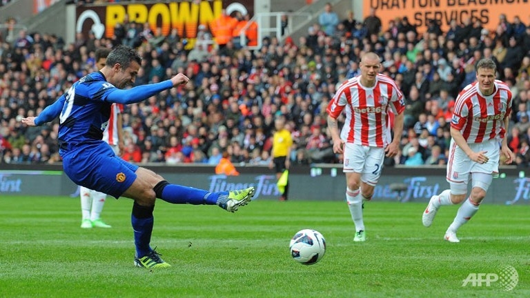 United dismiss Stoke to close in on title