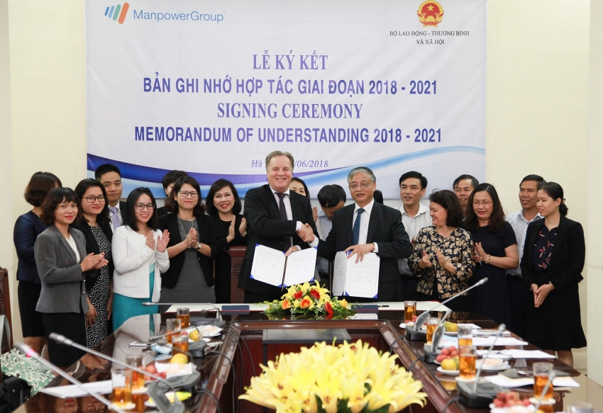 new mou shows manpowergroups drive to upskill vietnamese workforce for 40 era