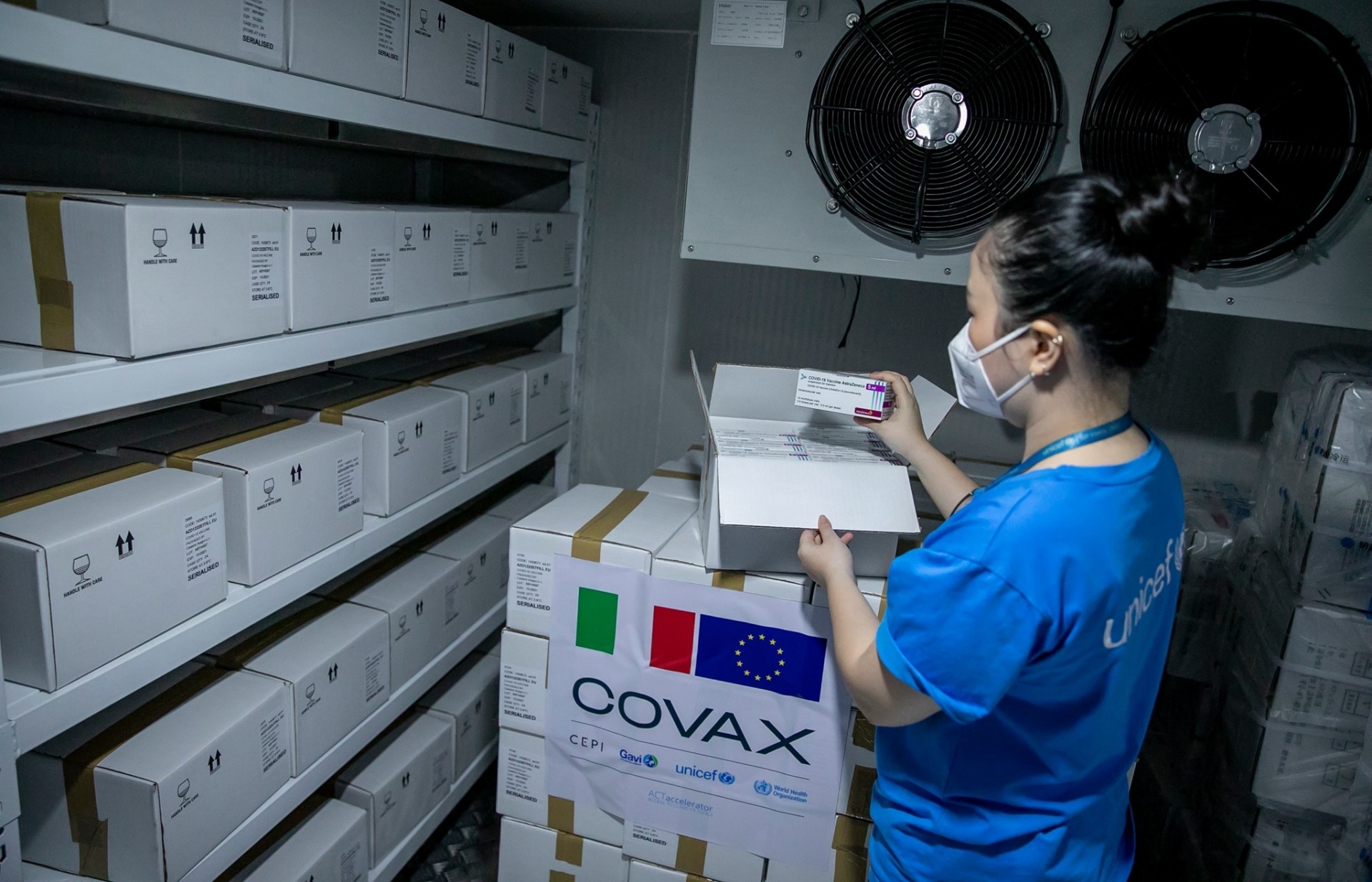 Vietnam receives nearly 1.5 million doses of COVID-19 vaccines from France and Italy