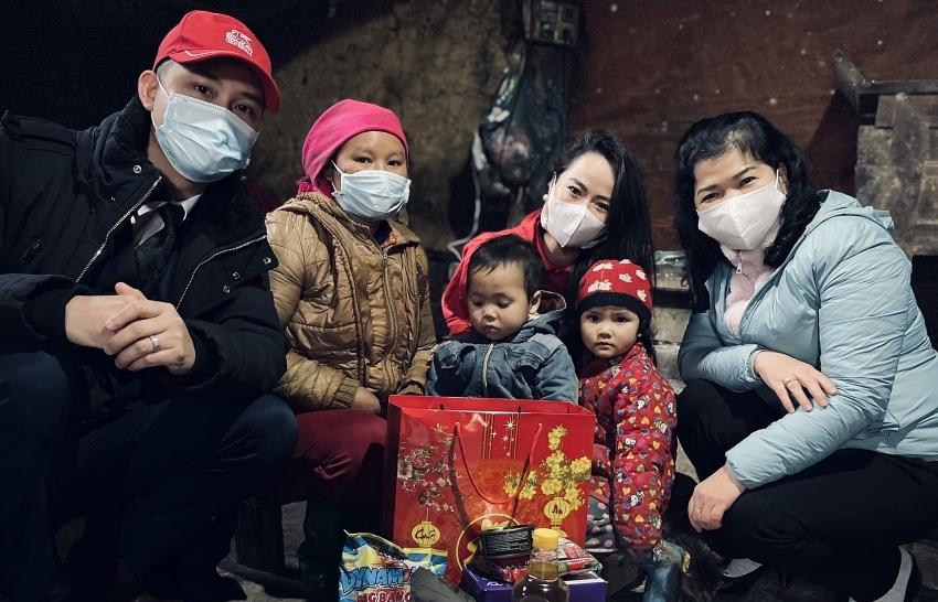Generali Vietnam supports children in Northwest Vietnam and stages blood donation drive