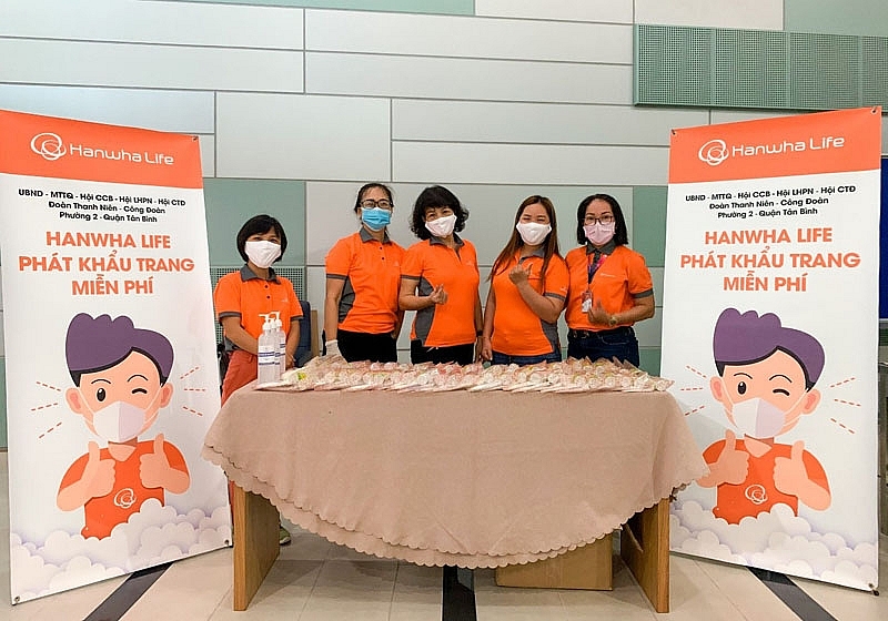 hanwha life vietnam joins hands to fight against covid 19