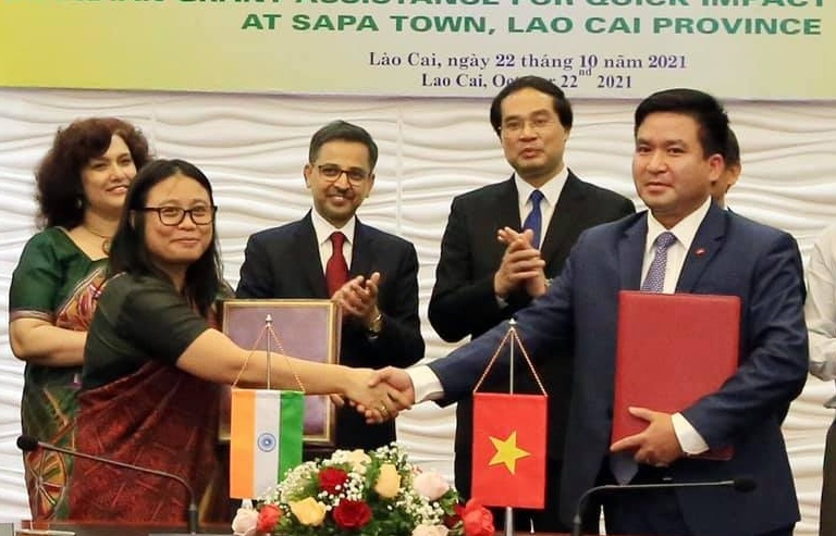 Indian Embassy promotes quick impact projects in Lao Cai province