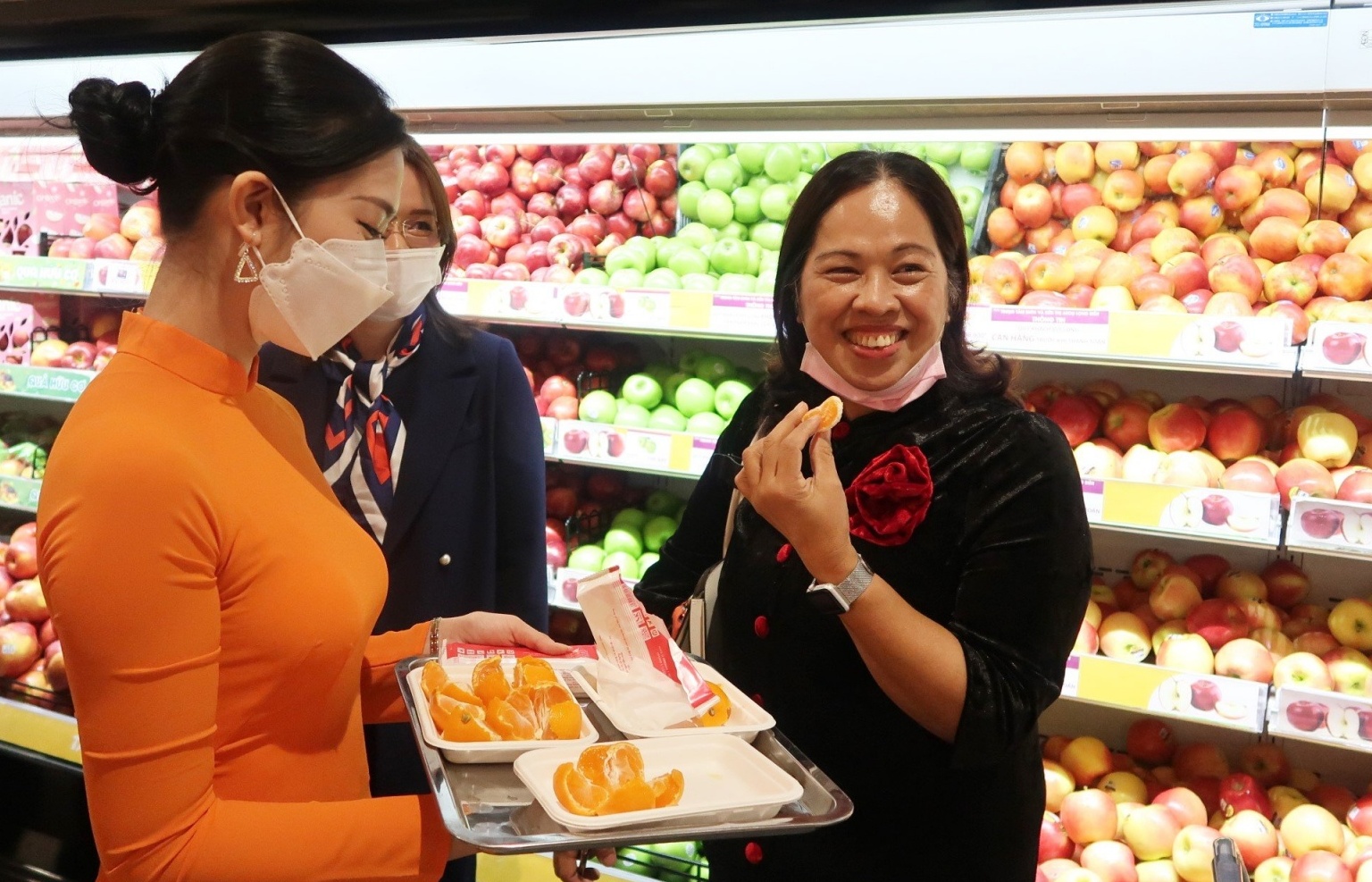 The first batch of Japanese Unshu tangerines arrive to AEON Vietnam