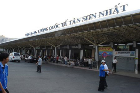 tan son nhat duty free shops reopen at immigration