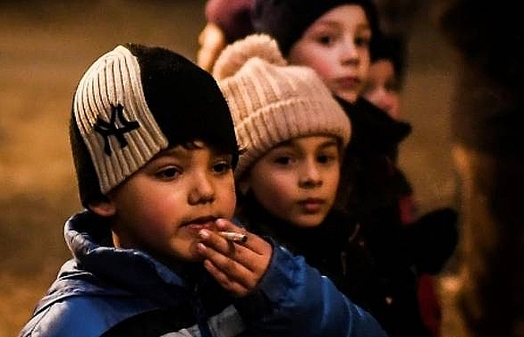 Epiphany in Portugal: Pipes, drums - and cigarettes for the kids