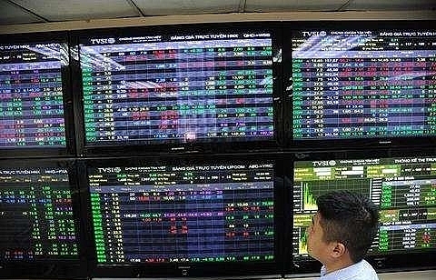 good global trading lifts vietnam stocks