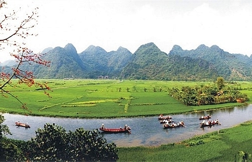 huong son landscape complex still protected despite new tourism projects local leader