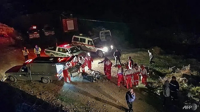 iran bus crash kills at least 19 on mountain road
