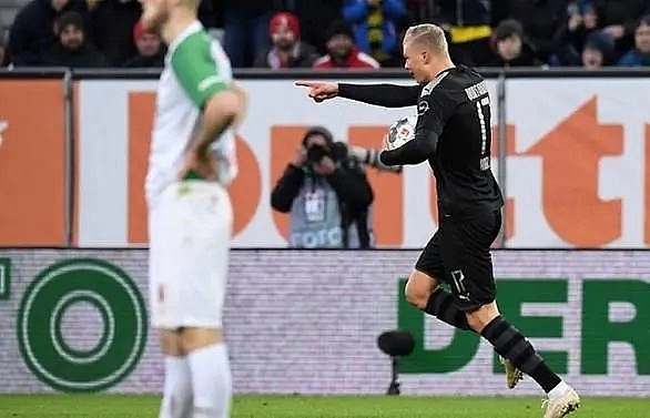 Haaland bags 20-minute hat-trick on Dortmund debut