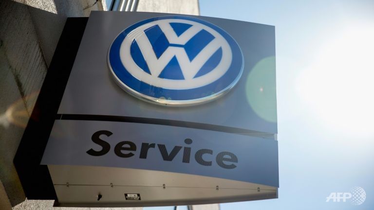 VW to recall 680,000 cars in US over faulty airbags