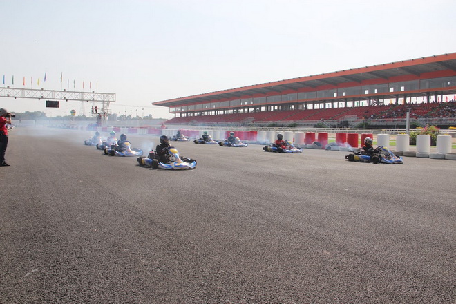 Dai Nam racecourse opens without gambling