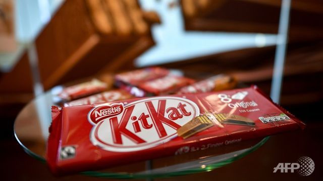 Chocolate bars to shrink by 20% in UK's war on sugar