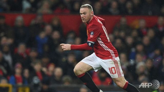 Mourinho gives no guarantees on Rooney future
