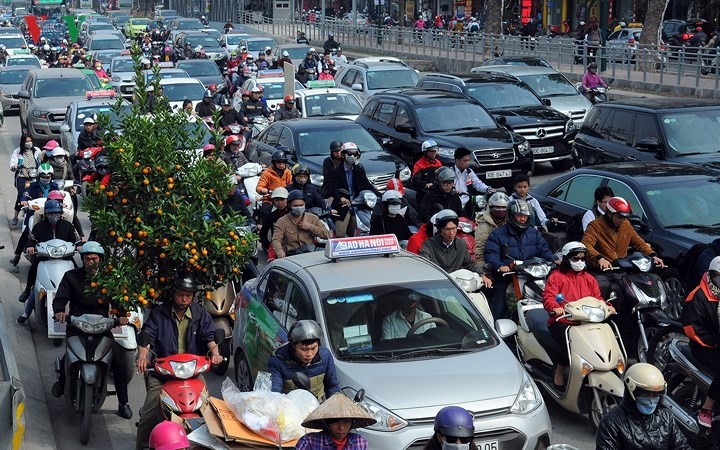 hanoi hcm city streets gridlocked as tet arrives