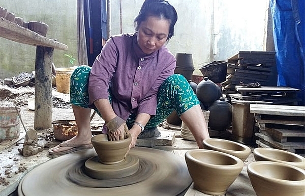 Pottery village fights for survival
