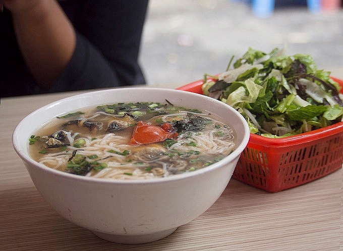 10 hanoi food shops that dont need a name to be famous