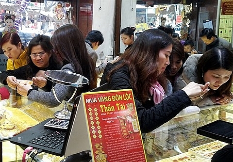 gold shops prepare for surge on god of wealth day