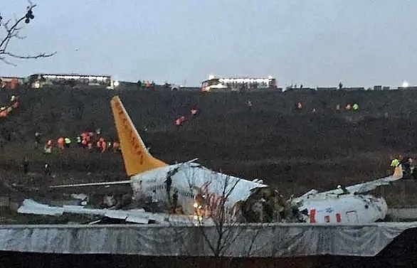 One dead, more than 150 people injured in Turkey plane accident
