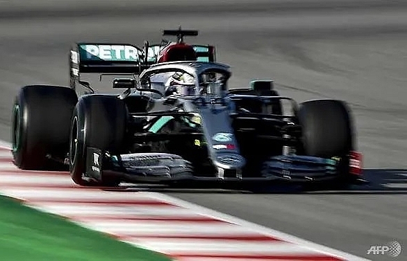 Hamilton to learn from Mercedes' early finish, Vettel shrugs off top time