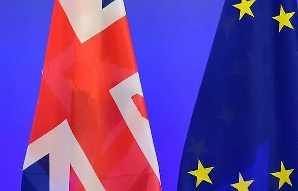UK talks tough on EU post-Brexit trade deal
