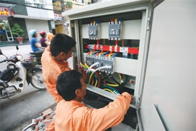 Lines short circuit electricity plans