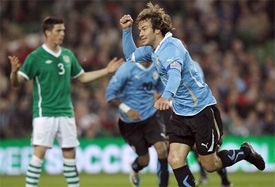Uruguay edge Ireland in five-goal thriller