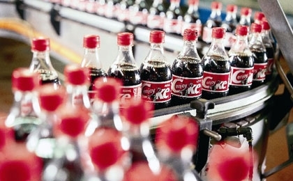 Coke, Pepsi claim no cancer-causing substances in Vietnam products