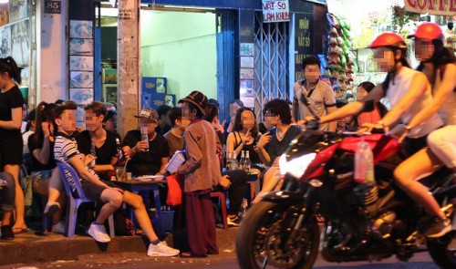 Bui Vien Street: A night at the Saigon's drinking town