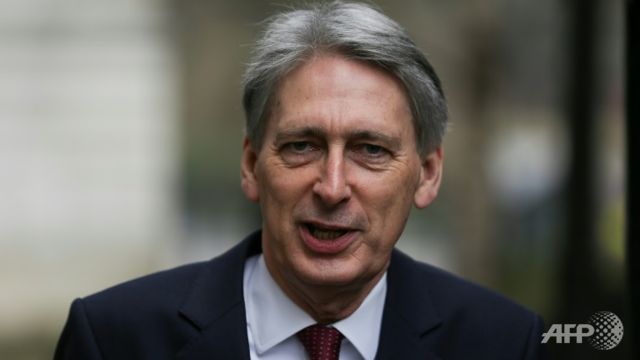 Britain will 'fight back' if no EU deal: Finance minister