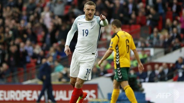 England, Germany stay on course for Russia