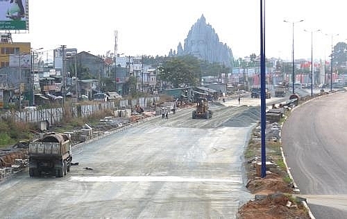 hcmc infrastructure projects behind schedule