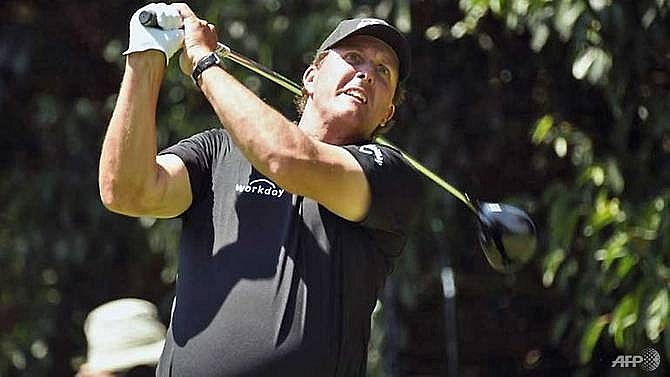 mickelson ends drought with wgc mexico playoff triumph