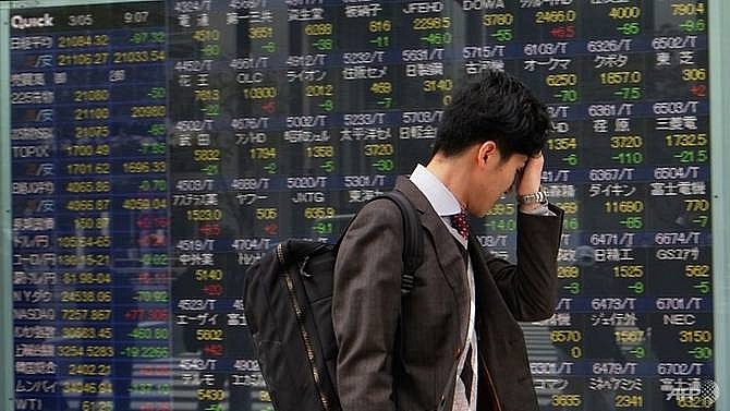 asian markets sink again as trump fans trade war fears