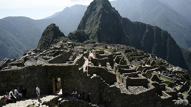 three european tourists expelled from machu picchu over nude photos