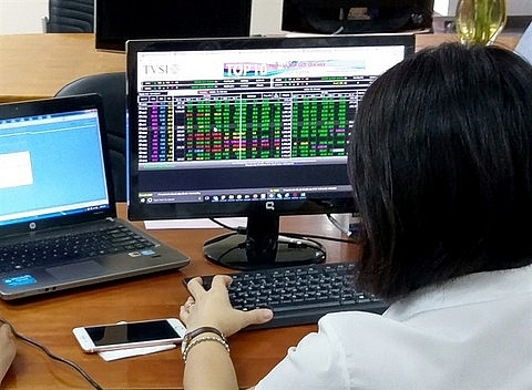 blue chips push down vn index