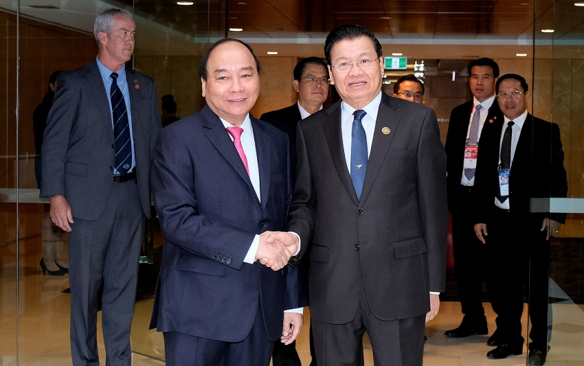 pm nguyen xuan phuc meets lao counterpart former us ambassador on asean australia summit margin