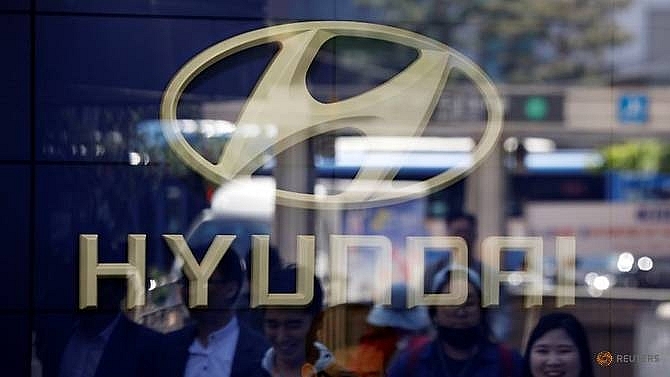 hyundai motor shares tumble following us probe of air bag failures